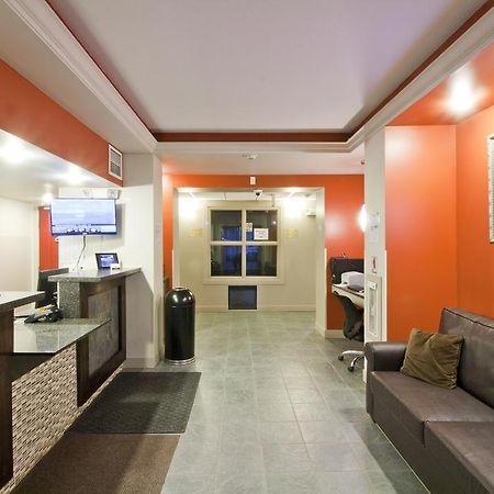 Travelodge By Wyndham Kindersley Extérieur photo