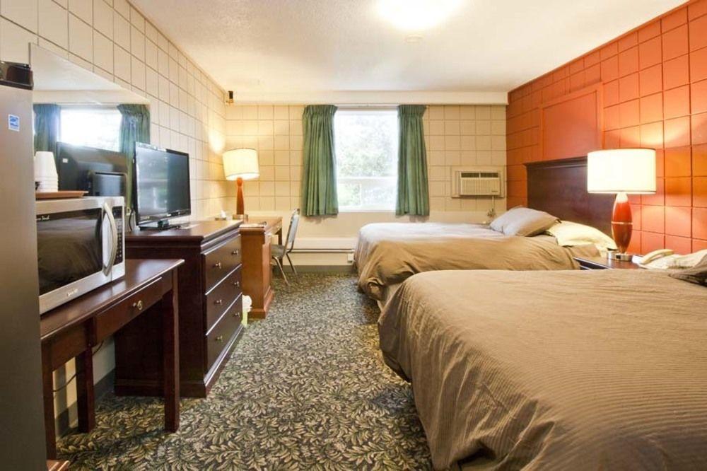 Travelodge By Wyndham Kindersley Extérieur photo