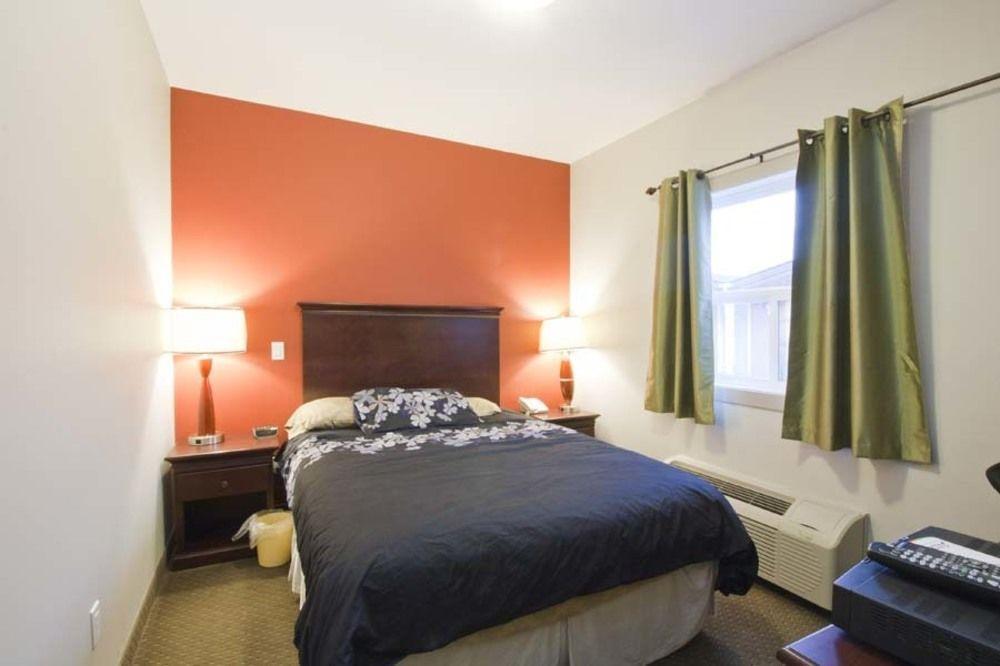 Travelodge By Wyndham Kindersley Extérieur photo