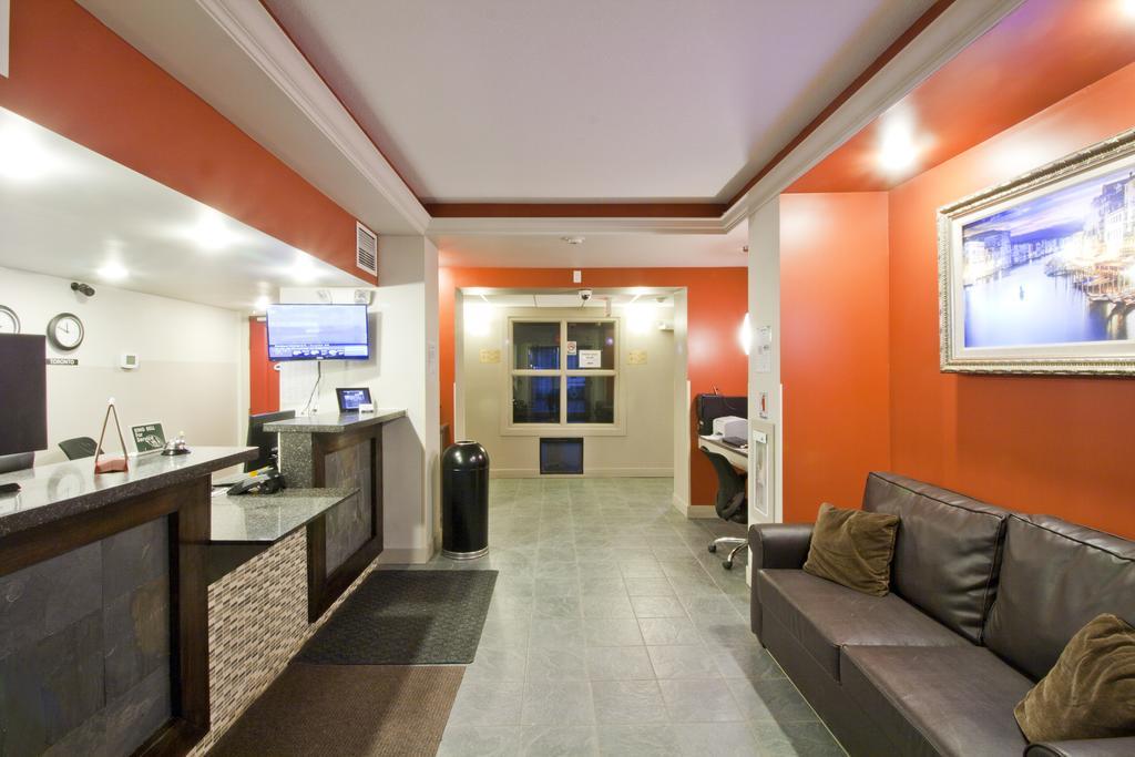 Travelodge By Wyndham Kindersley Extérieur photo