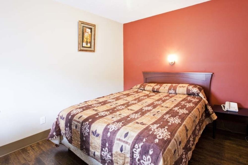 Travelodge By Wyndham Kindersley Extérieur photo