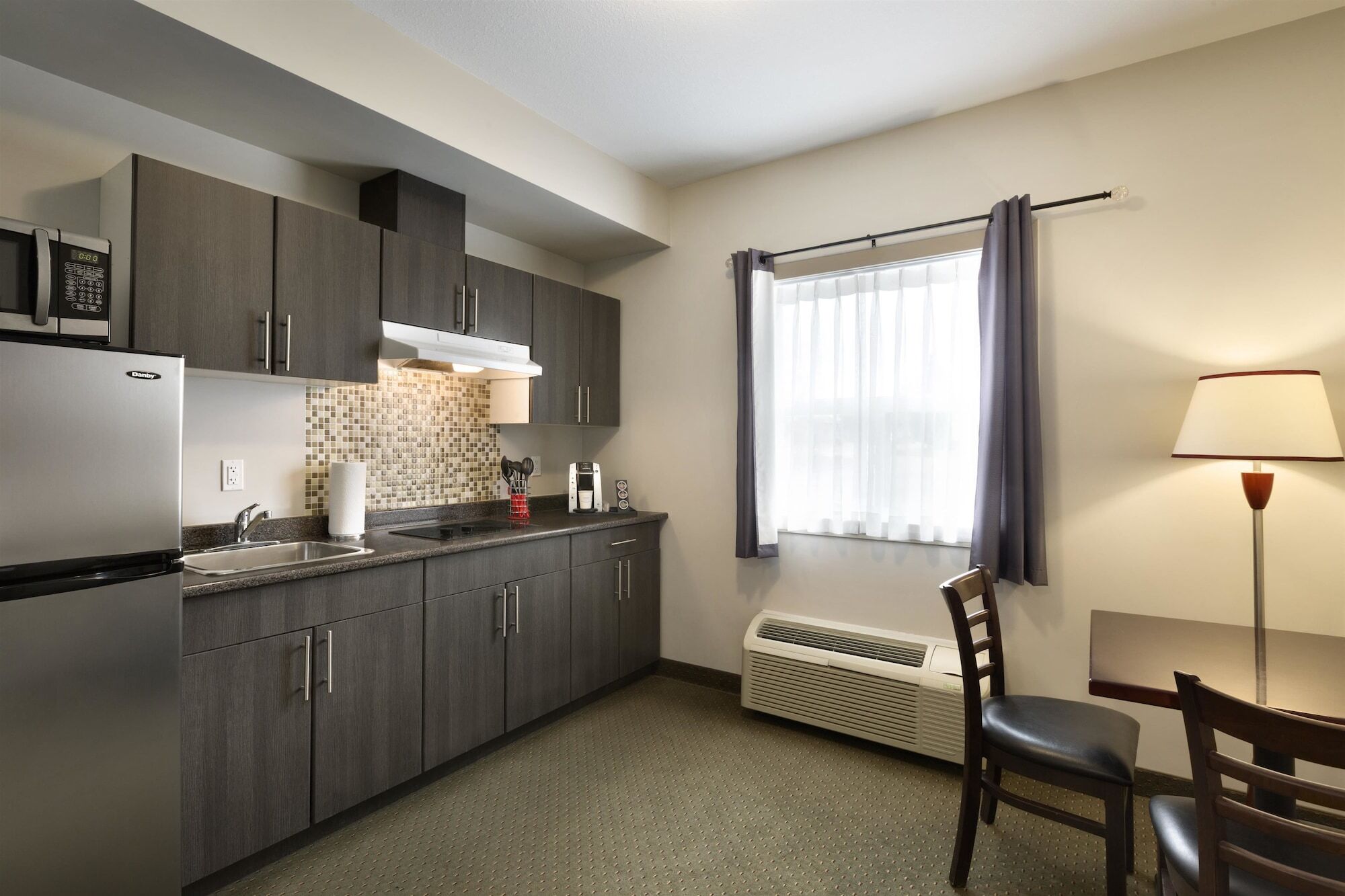 Travelodge By Wyndham Kindersley Extérieur photo