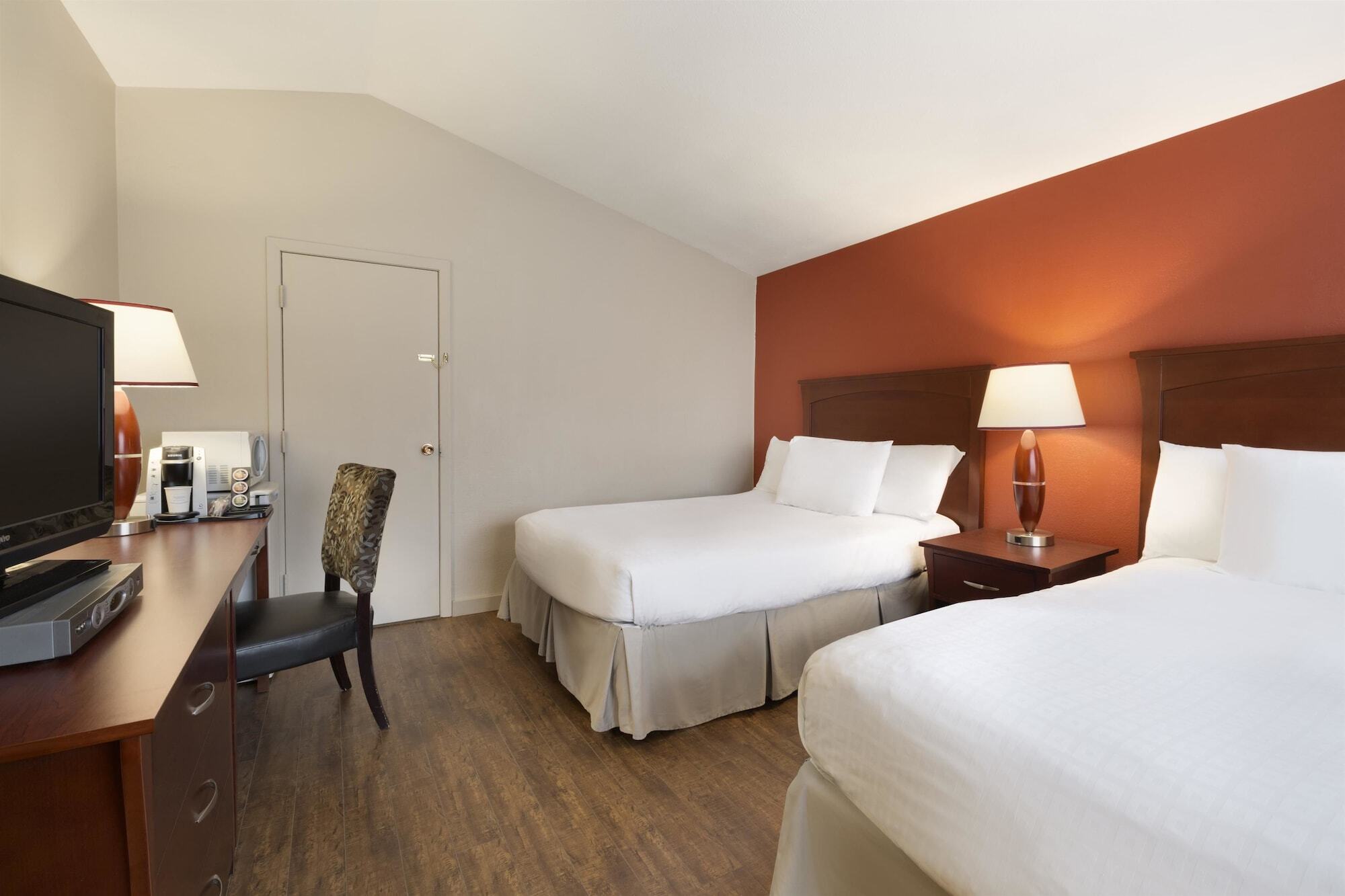 Travelodge By Wyndham Kindersley Extérieur photo